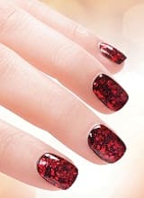 Красный и черный лак для ногтей