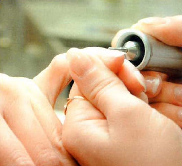 Использование фрезы при наращивании ногтей