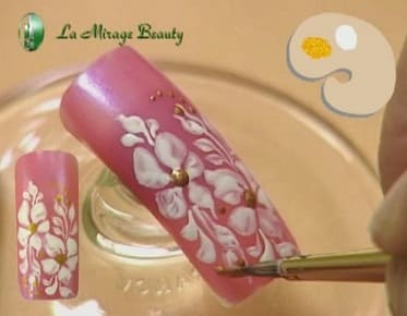 Видео пример росписи ногтей кистями